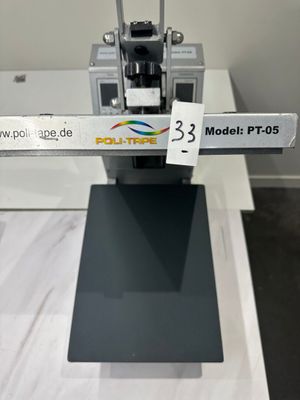 a picture of a machine that is sitting on a table