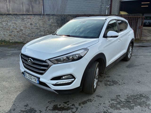 Véhicule particulier HYUNDAI TUCSON III 1.7 CRDi 16V 2WD S&S 116 ...