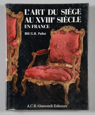 la couverture d'un livre représentant une chaise rouge ornée de galons dorés