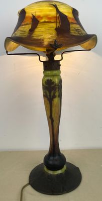 DAUM NANCY (1864-1930) Lampe champignon en verre multicouche…