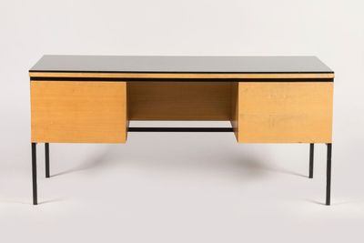 GUARICHE Pierre (1926-1995) attribué à, Bureau en bois de pl…