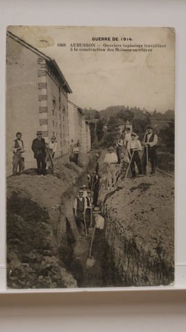 G.F.A. : PM 1869. Aubusson. Ouvriers tapissiers (construction des...