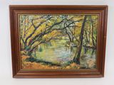 une peinture à l'huile représentant une rivière au milieu d'un paysage boisé, avec des arbres