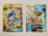 deux cartes Pokémon posées côte à côte sur une surface blanche