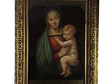 une peinture représentant une femme tenant un bébé dans ses bras
