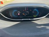 le tableau de bord d'une voiture équipé d'un écran numérique