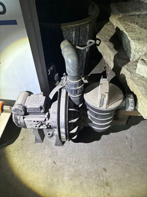 la photo d'une machine posée sur le sol