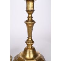 PAIRE DE BOUGEOIRS LOUIS XIV en bronze doré à base octogonal… (photo 4)