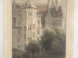 une vieille photo d'un château avec une tour horloge au milieu
