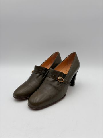 HERMES – Paire de chaussures, petites boucles, vert et gris chevr...