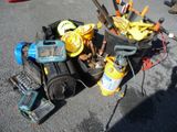 un tas d'outils par terre