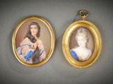 deux portraits miniatures d'une femme et d'un homme dans un cadre doré