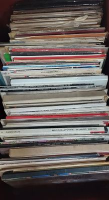 Lot de vinyles de musique classiques. (en 1 caisse)