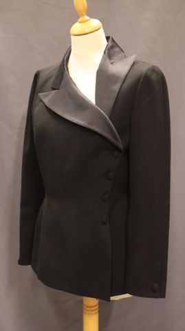 THIERRY MUGLER – Veste en laine et soie, taille 38 à vue