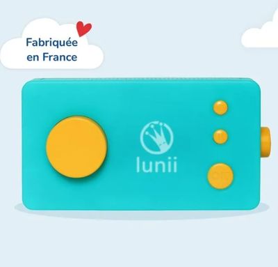 une radio bleue et jaune avec un cœur rouge en arrière-plan