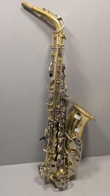 Saxophone alto de marque BLESSING, en laiton verni avec bec … - Photo 1