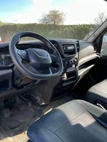 Véhicule utilitaire Iveco Daily 35S18 fourgon tôlé (photo 3)