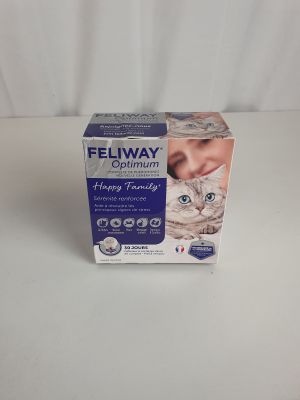 La boîte de Feliway pour chats est posée sur la table.