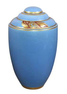 une urne bleue ornée d'un décor doré