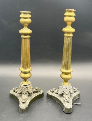 paire de chandeliers anciens en laiton