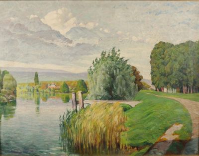 une peinture sur le mur d'une maison au bord de l'eau