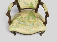 Fauteuil cabriolet en bois mouluré, sculpté et patiné, dossi… (photo 3)