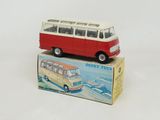 un bus jouet posé sur le dessus d'une boîte