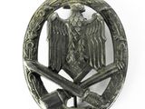 l'insigne d'un officier de l'armée allemande orné de deux épées croisées