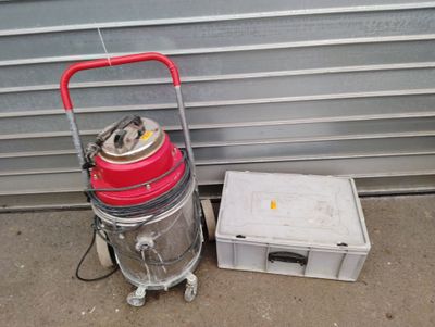 Aspirateur recycleur d'eau PULLMAN W250P