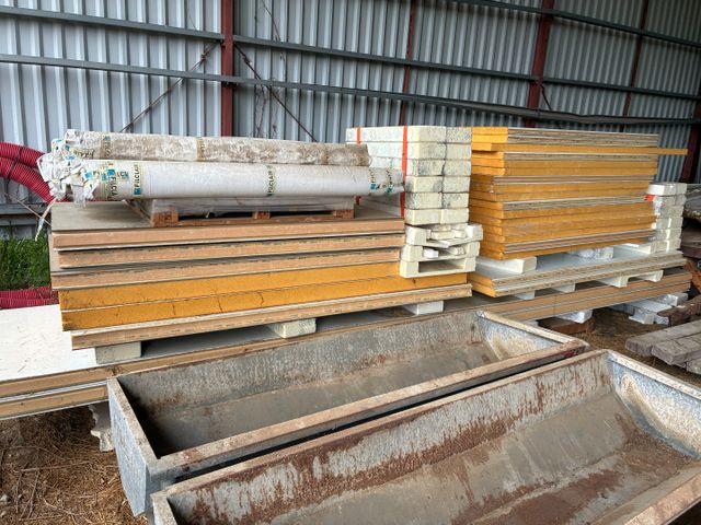 Lot de panneaux isolant sandwich (chutes). Diverses dimensions et...