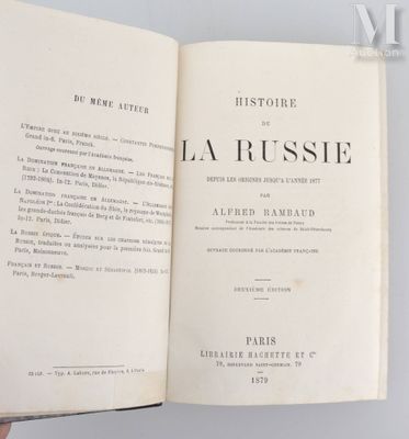 un livre ouvert avec une illustration représentant le titre « La Russie »