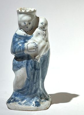 NEVERS. Vierge dite d'accouchée en faïence à décor en camaïeu bleu. XV