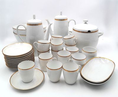 LSHB GERMANY. Partie de service en porcelaine à filets dorés…