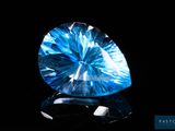 l'image d'un diamant bleu sur un fond noir