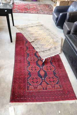 a rug on the floor in a living room