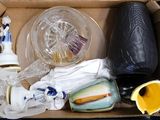 une boîte contenant de nombreux objets