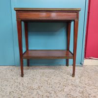 Table de chevet de style Louis XVI , garniture laiton dessus… (photo 5)