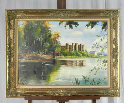 une peinture à l'huile représentant un paysage fluvial avec un château en arrière-plan