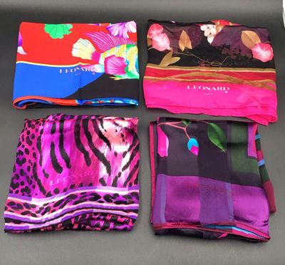 Leonard, lot de 4 foulard, 2 carré et 2 rectangle. Bon état de conserv - Photo 1