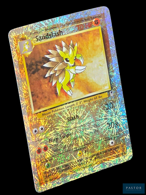 gros plan d'une carte pokemon sur fond noir