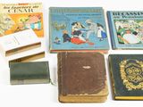 un grand nombre de livres posés sur une table