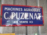 a sign that says machinees agricoless c puzennat en vente ici