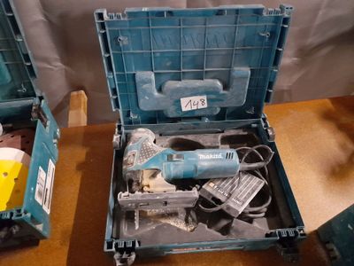 Scie sauteuse électrique Makita 4351 - Photo 1