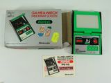 un Game & Watch posé sur une table