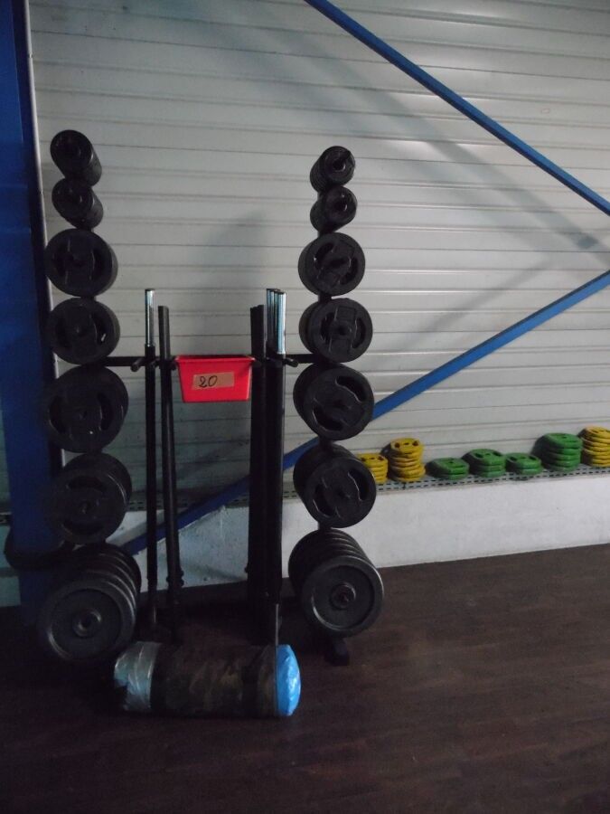 Environ 20 kits de body pump sur rack