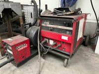 un poste à souder semi-automatique LINCOLN type Idealarc CV4…