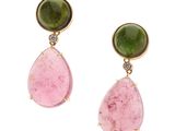 une paire de boucles d'oreilles en pierre rose et verte