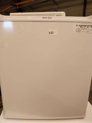 Mini-réfrigérateur PROLINE modèle BRF49 (fonctionnel, coups)…