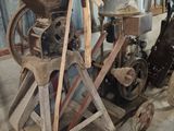 an old machine that is sitting in a room