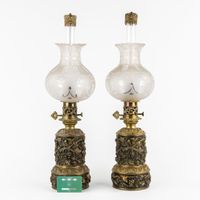Paire de lampes à huile avec abat-jours en verre taillé, en … (photo 2)